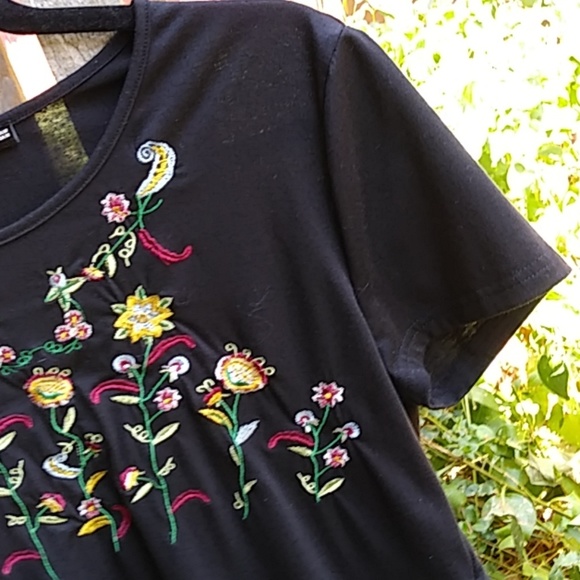 SHEIN: EMBROIDERED TOP - Picture 3 of 6